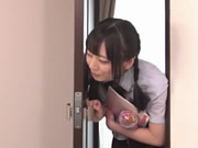 來家裡暫住表妹七澤美亞沒穿內褲連屁眼巨尻看光光