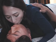 在甜蜜的耳語中 我沉溺於與有夫之婦的SEX 水戶香奈